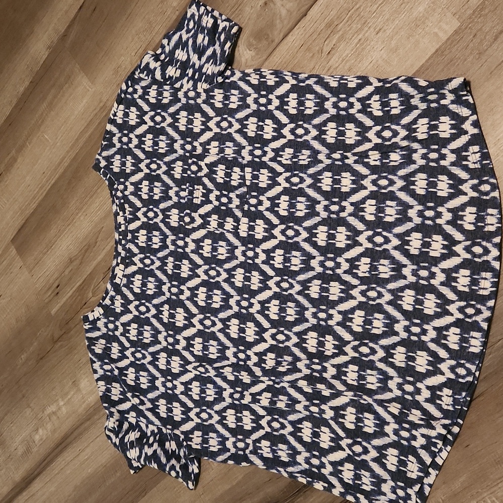 Old Navy top
